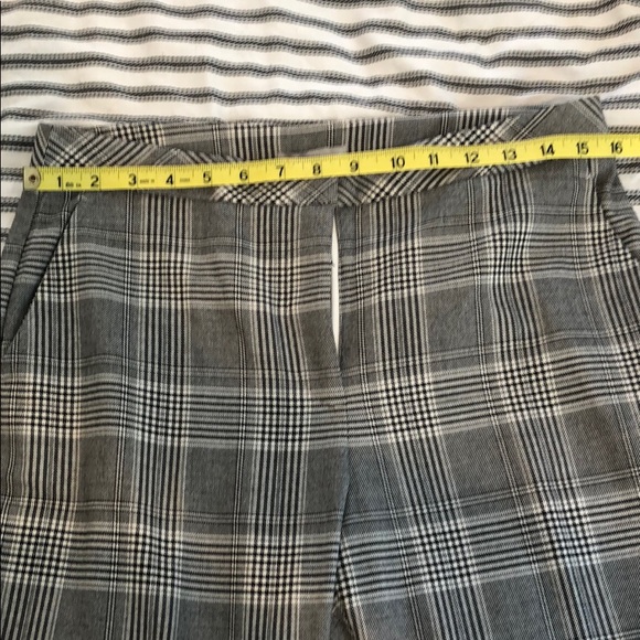 H&M Glenn Plaid Capri Pants - Picture 3 of 4